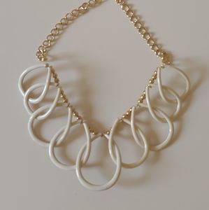 Necklace white loop